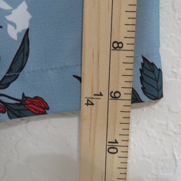 Boohoo* Men's Short Sleeve‎ Button Down Curved Hem Floral Shirt~ Size Medium - Picture 10 of 13